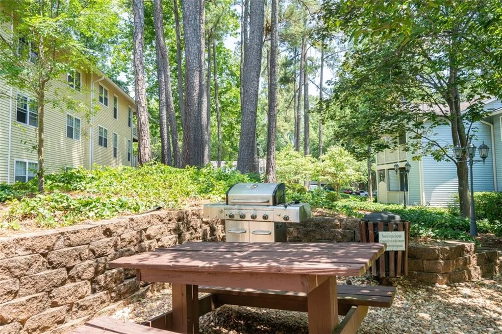 6818 Glenridge Drive Unit D, Sandy Springs, Georgia 30328, 1 Bedroom Bedrooms, ,1 BathroomBathrooms,Residential,Sold,6818 Glenridge Drive Unit D,7071899