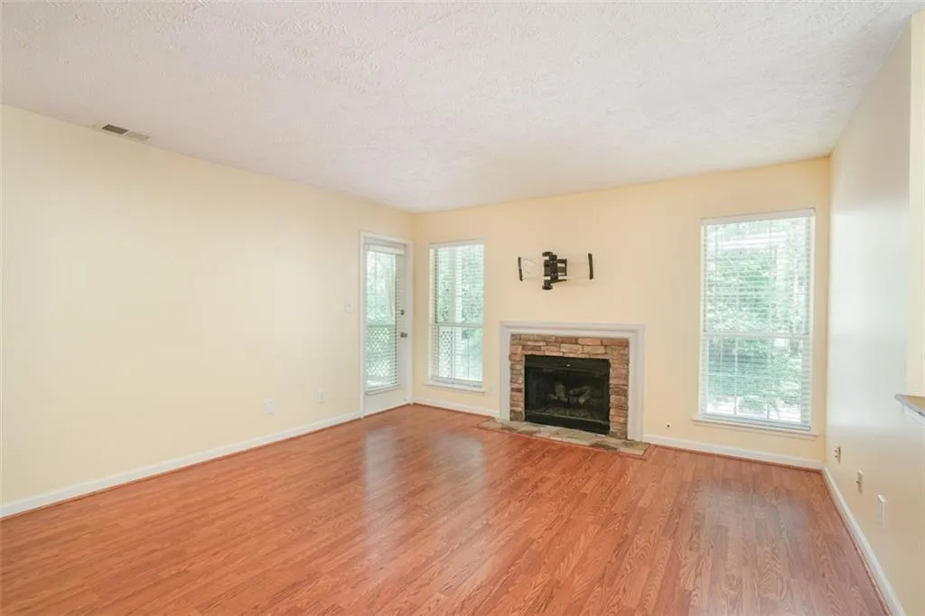 6818 Glenridge Drive Unit D, Sandy Springs, Georgia 30328, 1 Bedroom Bedrooms, ,1 BathroomBathrooms,Residential,Sold,6818 Glenridge Drive Unit D,7071899