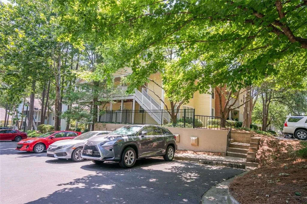 6818 Glenridge Drive Unit D, Sandy Springs, Georgia 30328, 1 Bedroom Bedrooms, ,1 BathroomBathrooms,Residential,Sold,6818 Glenridge Drive Unit D,7071899