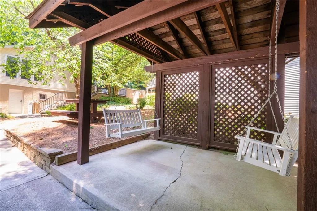 6818 Glenridge Drive Unit D, Sandy Springs, Georgia 30328, 1 Bedroom Bedrooms, ,1 BathroomBathrooms,Residential,Sold,6818 Glenridge Drive Unit D,7071899