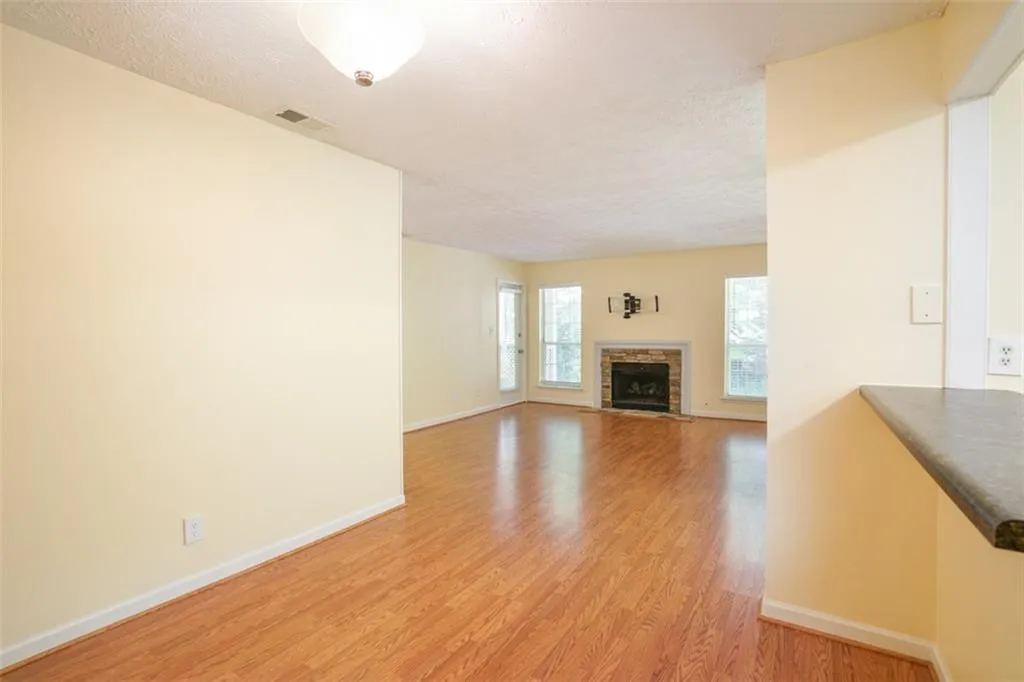 6818 Glenridge Drive Unit D, Sandy Springs, Georgia 30328, 1 Bedroom Bedrooms, ,1 BathroomBathrooms,Residential,Sold,6818 Glenridge Drive Unit D,7071899