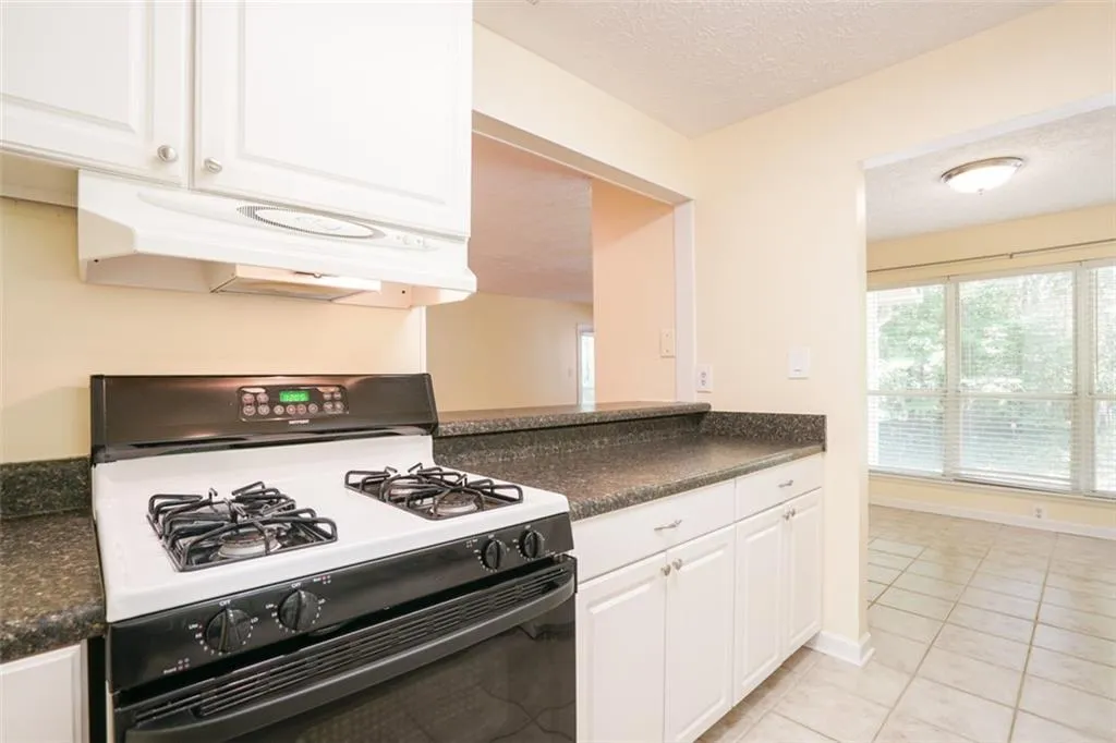 6818 Glenridge Drive Unit D, Sandy Springs, Georgia 30328, 1 Bedroom Bedrooms, ,1 BathroomBathrooms,Residential,Sold,6818 Glenridge Drive Unit D,7071899