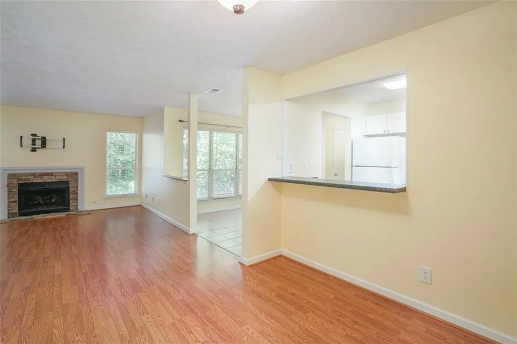 6818 Glenridge Drive Unit D, Sandy Springs, Georgia 30328, 1 Bedroom Bedrooms, ,1 BathroomBathrooms,Residential,Sold,6818 Glenridge Drive Unit D,7071899