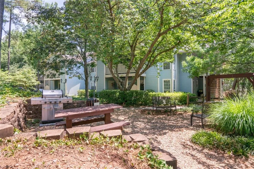 6818 Glenridge Drive Unit D, Sandy Springs, Georgia 30328, 1 Bedroom Bedrooms, ,1 BathroomBathrooms,Residential,Sold,6818 Glenridge Drive Unit D,7071899