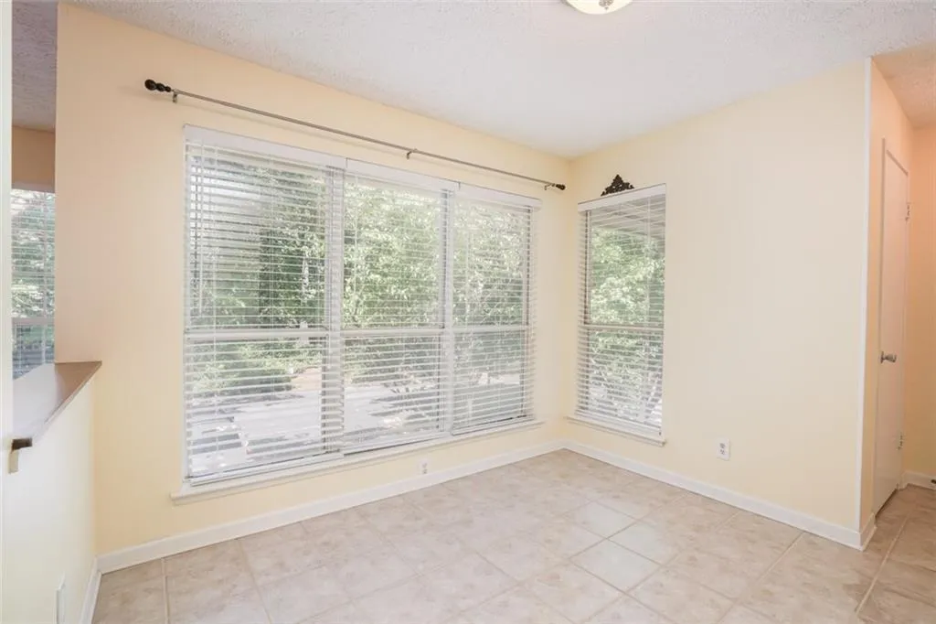 6818 Glenridge Drive Unit D, Sandy Springs, Georgia 30328, 1 Bedroom Bedrooms, ,1 BathroomBathrooms,Residential,Sold,6818 Glenridge Drive Unit D,7071899