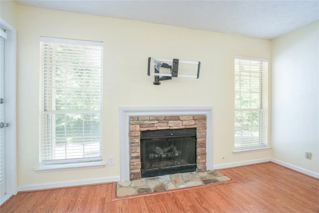 6818 Glenridge Drive Unit D, Sandy Springs, Georgia 30328, 1 Bedroom Bedrooms, ,1 BathroomBathrooms,Residential,Sold,6818 Glenridge Drive Unit D,7071899