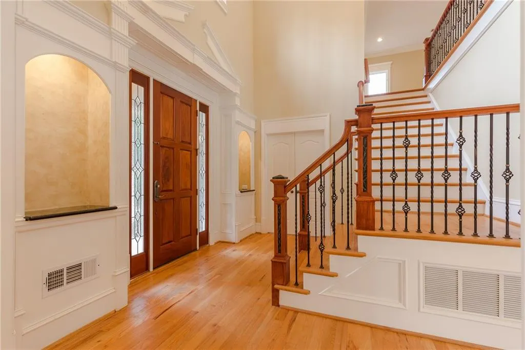 425 Valley Brook Drive, Atlanta, Georgia 30342, 5 Bedrooms Bedrooms, ,4 BathroomsBathrooms,Residential,Sold,425 Valley Brook Drive,5953814