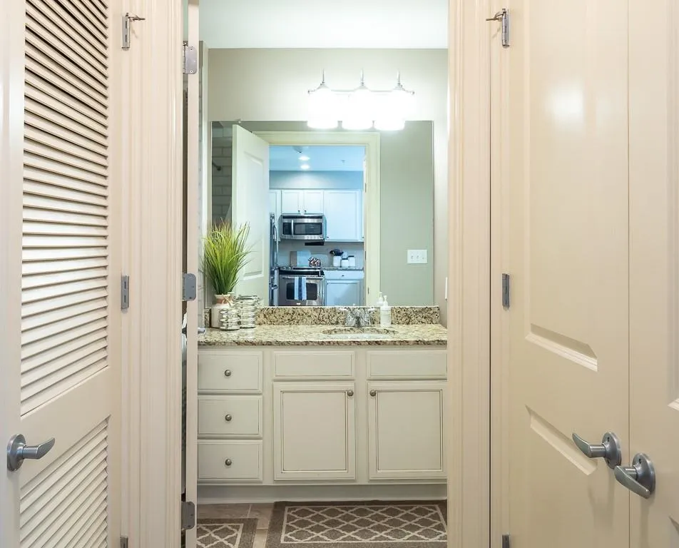 200 River Vista Drive Unit 622, Atlanta, Georgia 30339, 1 Bedroom Bedrooms, ,1 BathroomBathrooms,Residential,Sold,200 River Vista Drive Unit 622,6710059