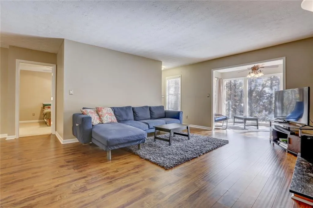 1001 Vicksburg Place, Sandy Springs, Georgia 30350, 2 Bedrooms Bedrooms, ,2 BathroomsBathrooms,Residential,Sold,1001 Vicksburg Place,5933192