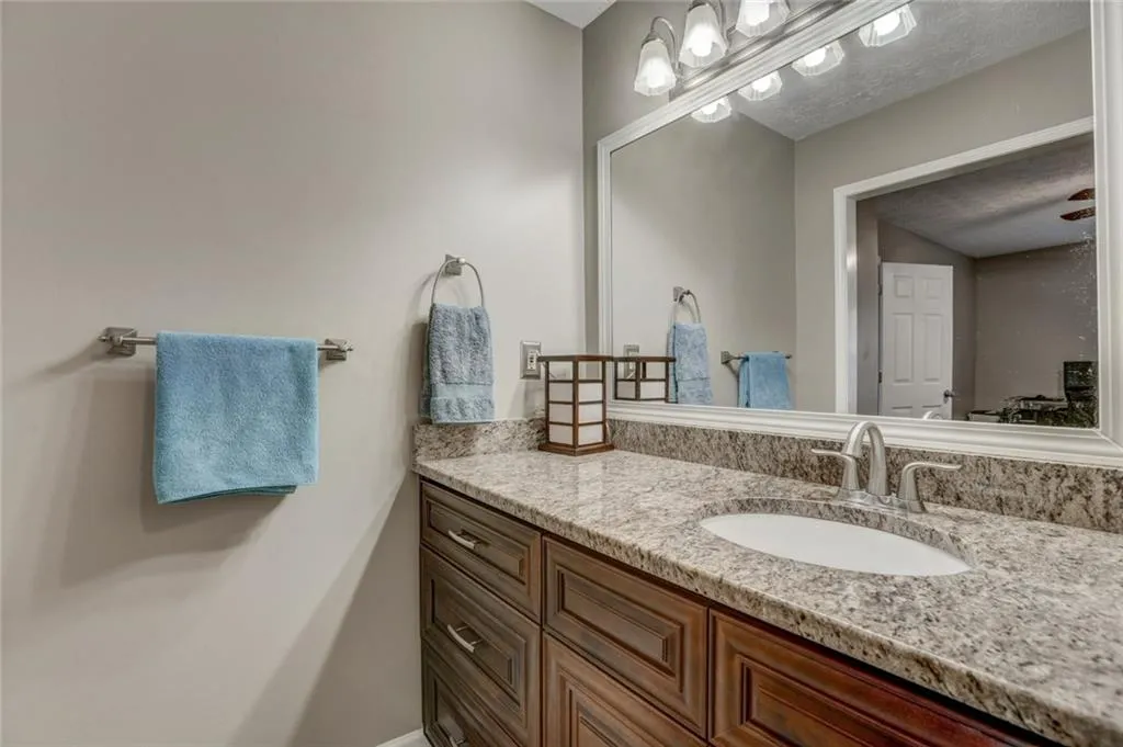 1001 Vicksburg Place, Sandy Springs, Georgia 30350, 2 Bedrooms Bedrooms, ,2 BathroomsBathrooms,Residential,Sold,1001 Vicksburg Place,5933192