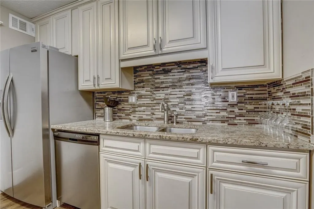 1001 Vicksburg Place, Sandy Springs, Georgia 30350, 2 Bedrooms Bedrooms, ,2 BathroomsBathrooms,Residential,Sold,1001 Vicksburg Place,5933192