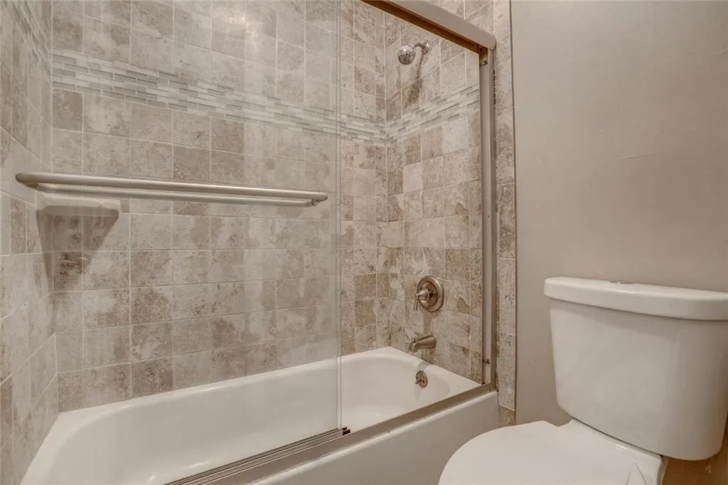 1001 Vicksburg Place, Sandy Springs, Georgia 30350, 2 Bedrooms Bedrooms, ,2 BathroomsBathrooms,Residential,Sold,1001 Vicksburg Place,5933192