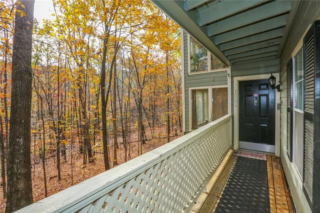 1001 Vicksburg Place, Sandy Springs, Georgia 30350, 2 Bedrooms Bedrooms, ,2 BathroomsBathrooms,Residential,Sold,1001 Vicksburg Place,5933192