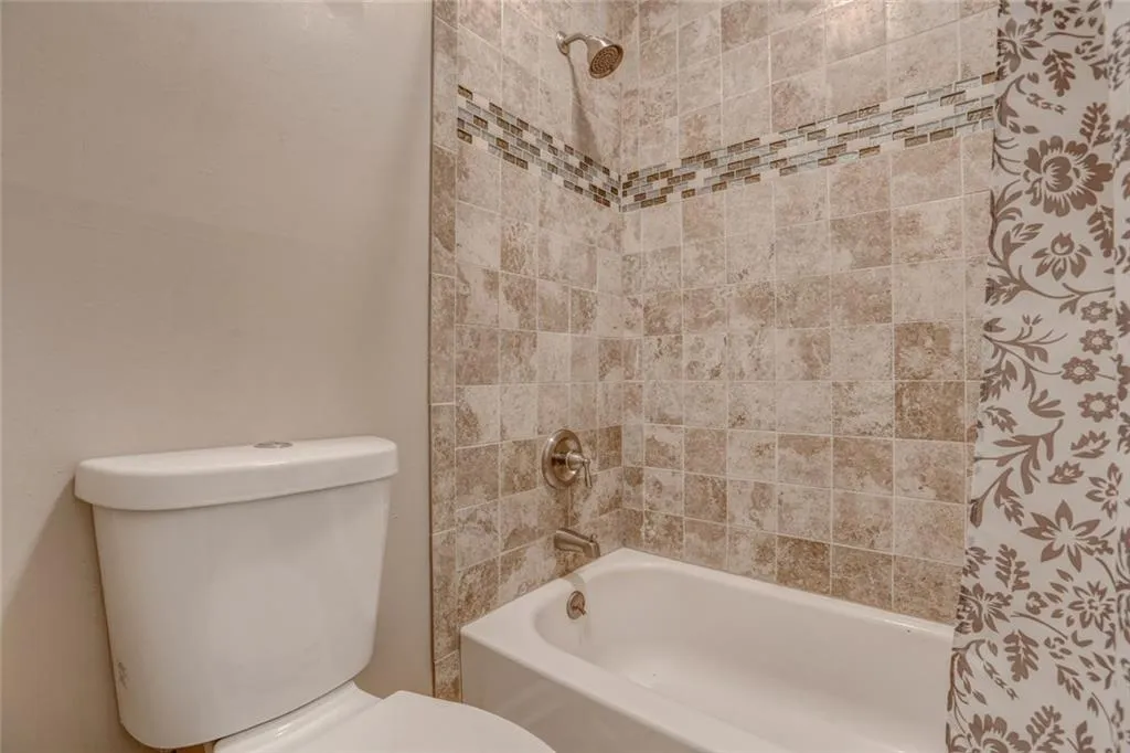 1001 Vicksburg Place, Sandy Springs, Georgia 30350, 2 Bedrooms Bedrooms, ,2 BathroomsBathrooms,Residential,Sold,1001 Vicksburg Place,5933192