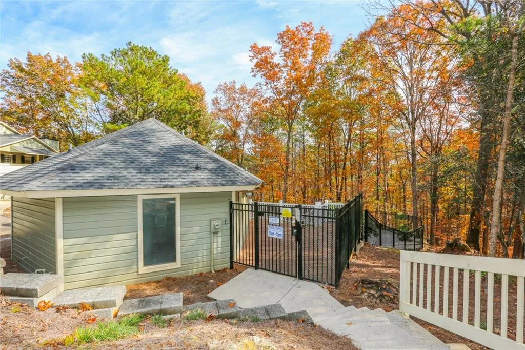 1001 Vicksburg Place, Sandy Springs, Georgia 30350, 2 Bedrooms Bedrooms, ,2 BathroomsBathrooms,Residential,Sold,1001 Vicksburg Place,5933192