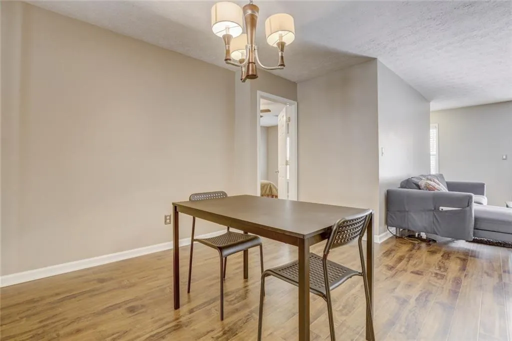 1001 Vicksburg Place, Sandy Springs, Georgia 30350, 2 Bedrooms Bedrooms, ,2 BathroomsBathrooms,Residential,Sold,1001 Vicksburg Place,5933192