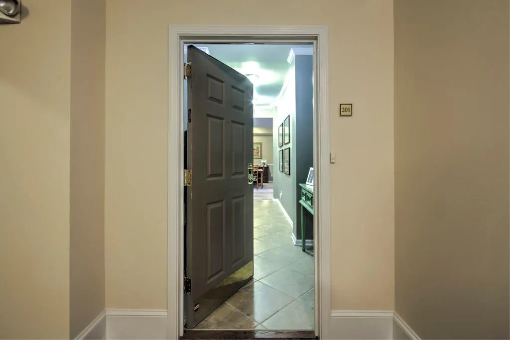 424 Lindbergh Drive Ne Unit 201, Atlanta, Georgia 30305, 2 Bedrooms Bedrooms, ,2 BathroomsBathrooms,Residential,Sold,424 Lindbergh Drive Ne Unit 201,5798841
