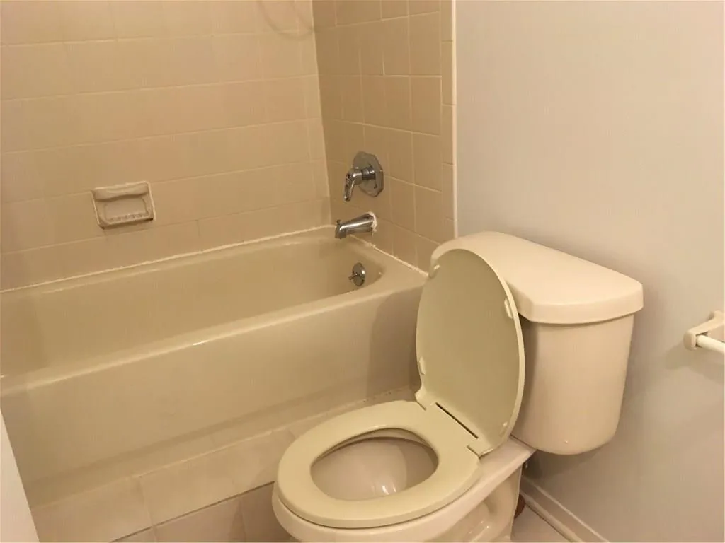 306 Woodcliff Drive N Unit 306, Atlanta, Georgia 30350, 1 Bedroom Bedrooms, ,1 BathroomBathrooms,Residential,Sold,306 Woodcliff Drive N Unit 306,5729460