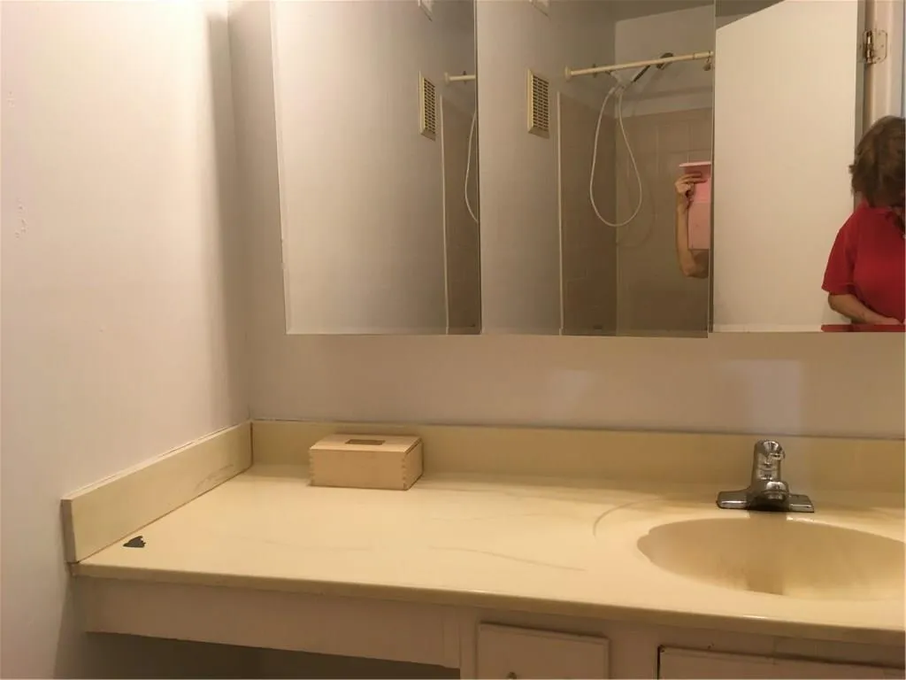 306 Woodcliff Drive N Unit 306, Atlanta, Georgia 30350, 1 Bedroom Bedrooms, ,1 BathroomBathrooms,Residential,Sold,306 Woodcliff Drive N Unit 306,5729460