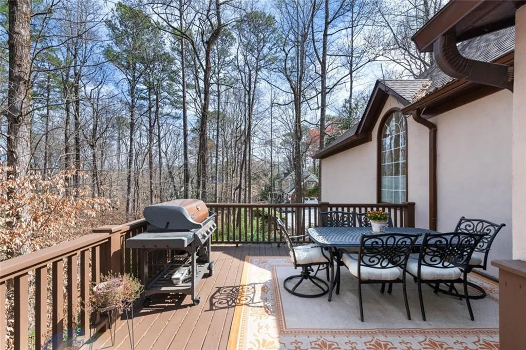 2010 Spalding Drive, Sandy Springs, Georgia 30350, 5 Bedrooms Bedrooms, ,5 BathroomsBathrooms,Residential,Sold,2010 Spalding Drive,7350747