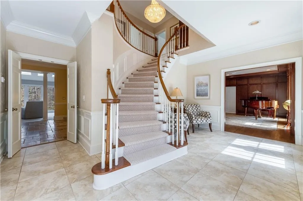 2010 Spalding Drive, Sandy Springs, Georgia 30350, 5 Bedrooms Bedrooms, ,5 BathroomsBathrooms,Residential,Sold,2010 Spalding Drive,7350747