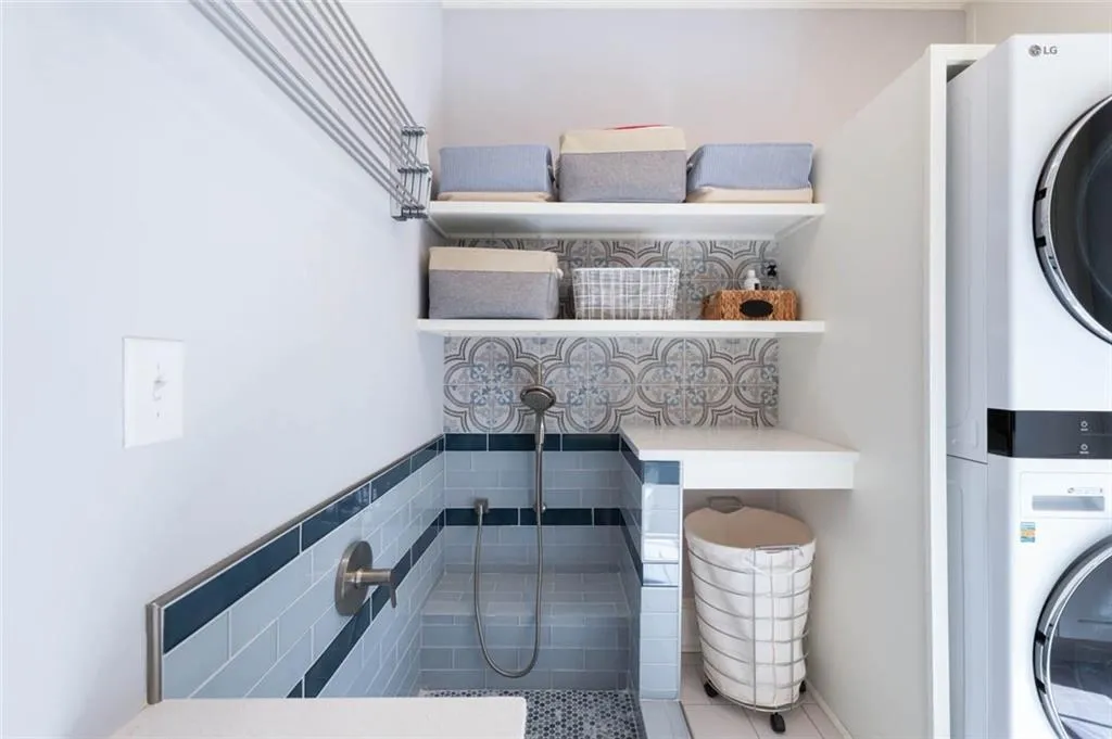 2010 Spalding Drive, Sandy Springs, Georgia 30350, 5 Bedrooms Bedrooms, ,5 BathroomsBathrooms,Residential,Sold,2010 Spalding Drive,7350747