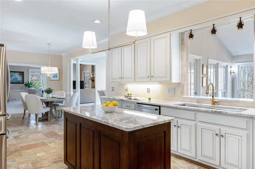 2010 Spalding Drive, Sandy Springs, Georgia 30350, 5 Bedrooms Bedrooms, ,5 BathroomsBathrooms,Residential,Sold,2010 Spalding Drive,7350747