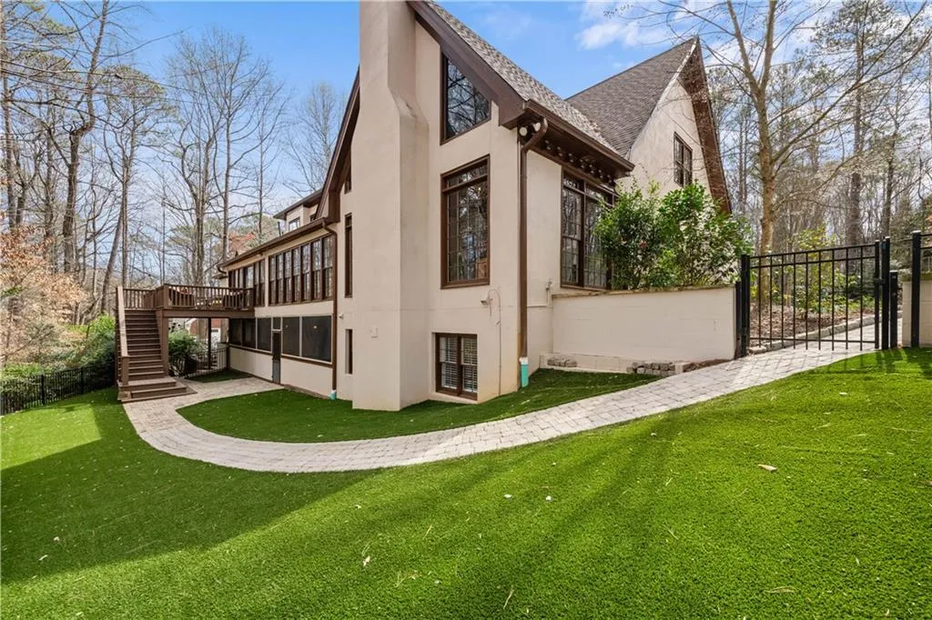 2010 Spalding Drive, Sandy Springs, Georgia 30350, 5 Bedrooms Bedrooms, ,5 BathroomsBathrooms,Residential,Sold,2010 Spalding Drive,7350747