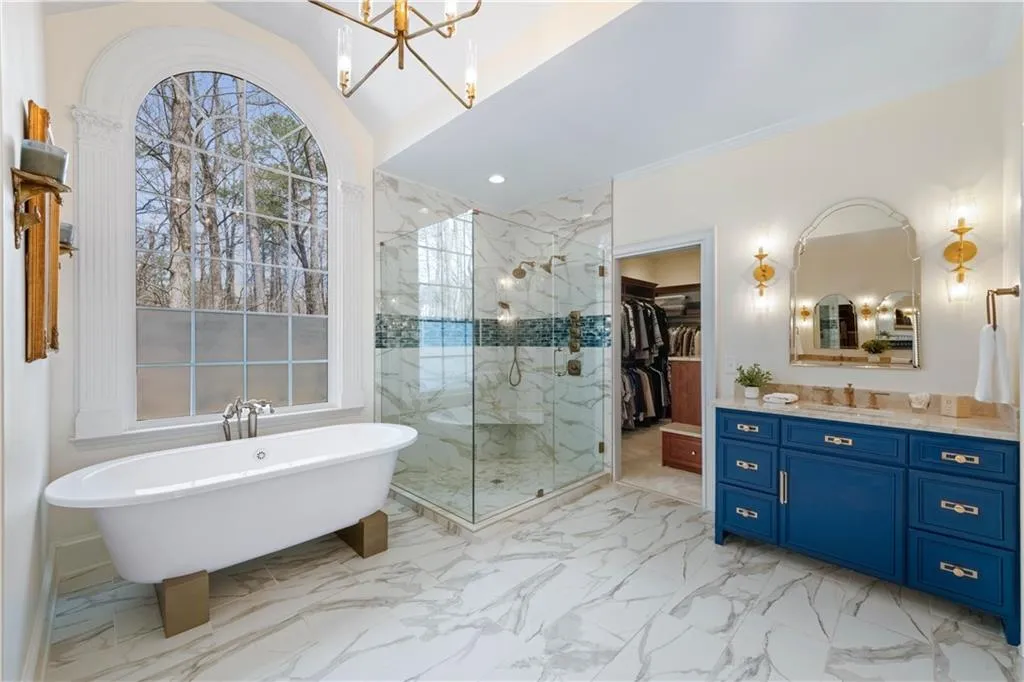 Soaker Tub, Heated Flooring & Exquisite Finishes