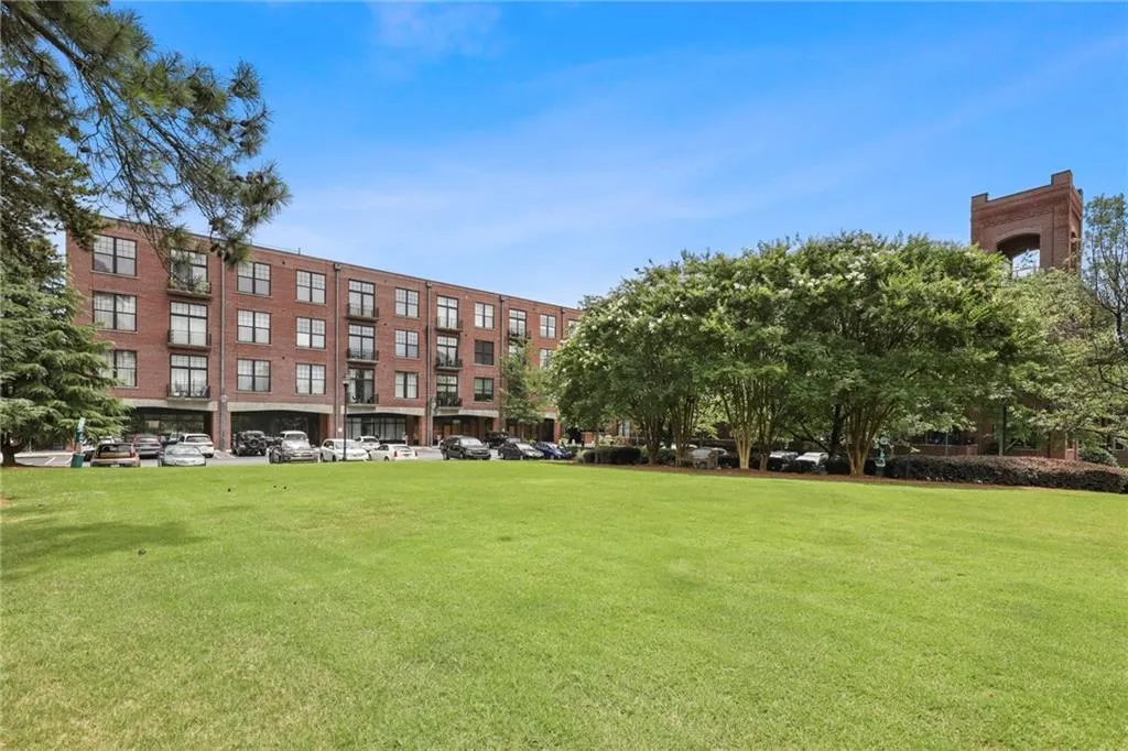6105 Blue Stone Road Unit 303, Sandy Springs, Georgia 30328, 2 Bedrooms Bedrooms, ,2 BathroomsBathrooms,Residential,Sold,6105 Blue Stone Road Unit 303,6909378