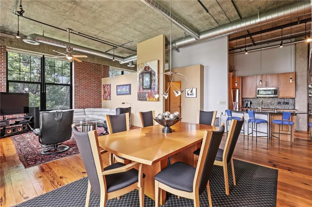 6105 Blue Stone Road Unit 303, Sandy Springs, Georgia 30328, 2 Bedrooms Bedrooms, ,2 BathroomsBathrooms,Residential,Sold,6105 Blue Stone Road Unit 303,6909378