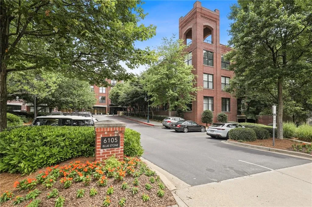 6105 Blue Stone Road Unit 303, Sandy Springs, Georgia 30328, 2 Bedrooms Bedrooms, ,2 BathroomsBathrooms,Residential,Sold,6105 Blue Stone Road Unit 303,6909378