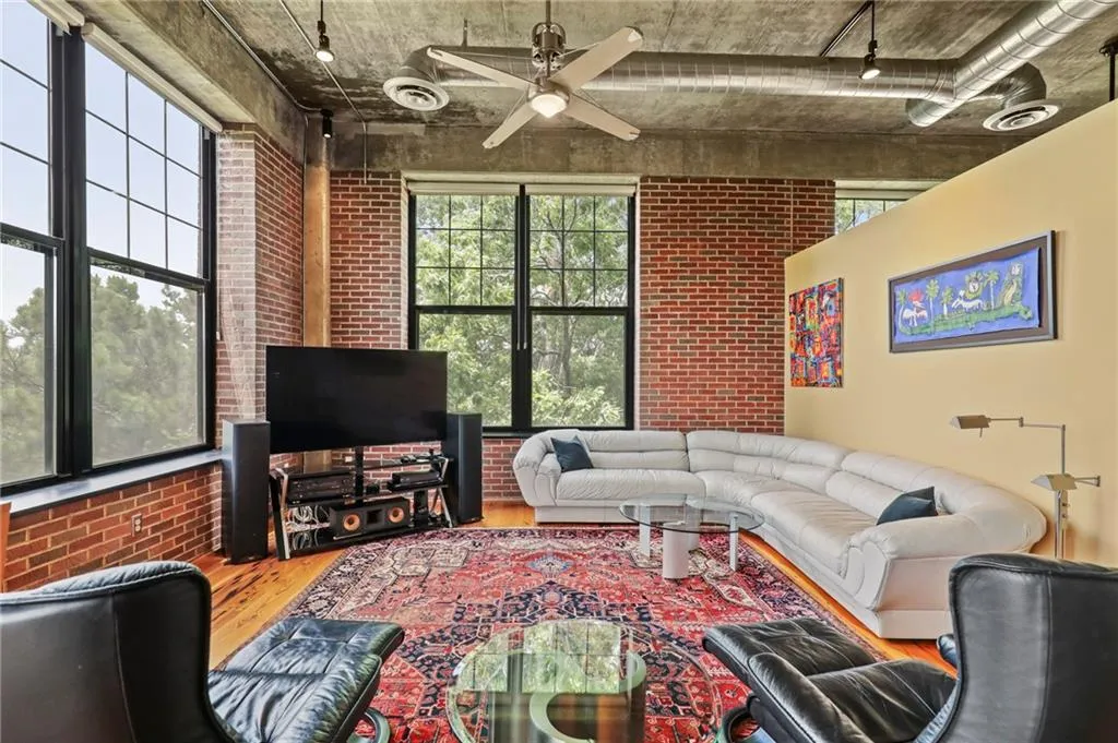 6105 Blue Stone Road Unit 303, Sandy Springs, Georgia 30328, 2 Bedrooms Bedrooms, ,2 BathroomsBathrooms,Residential,Sold,6105 Blue Stone Road Unit 303,6909378