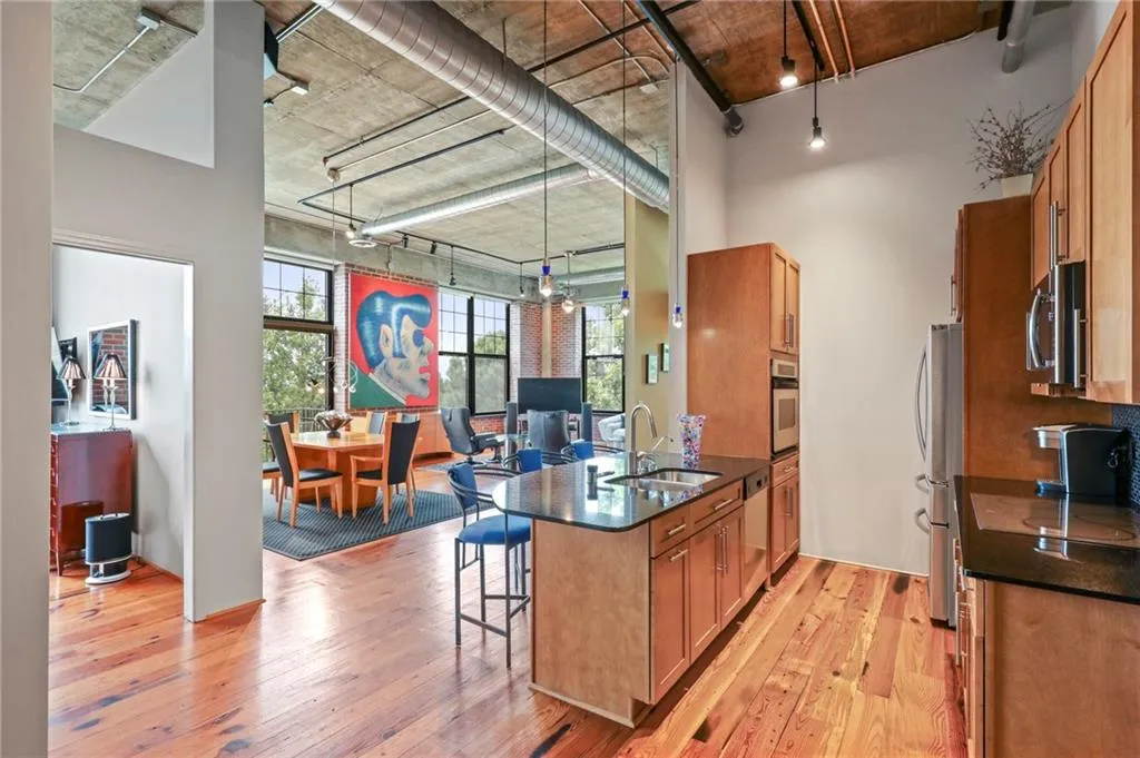 6105 Blue Stone Road Unit 303, Sandy Springs, Georgia 30328, 2 Bedrooms Bedrooms, ,2 BathroomsBathrooms,Residential,Sold,6105 Blue Stone Road Unit 303,6909378