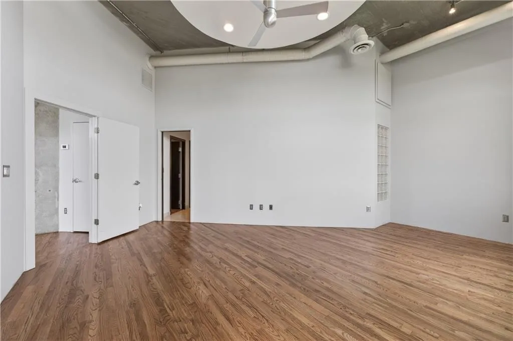 3235 Roswell Road Ne Unit 803, Atlanta, Georgia 30305, 1 Bedroom Bedrooms, 0 ,2 BathroomsBathrooms,Residential,For Sale,3235 Roswell Road Ne Unit 803,7859051