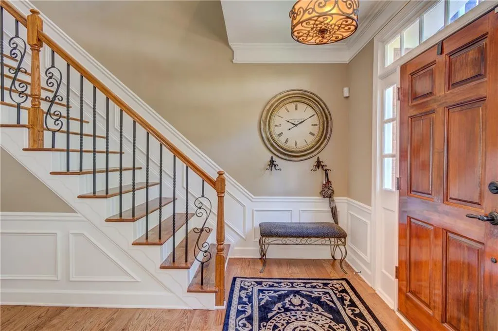 420 Glenridge Close Court, Atlanta, Georgia 30328, 4 Bedrooms Bedrooms, ,2 BathroomsBathrooms,Residential,Sold,420 Glenridge Close Court,5880359