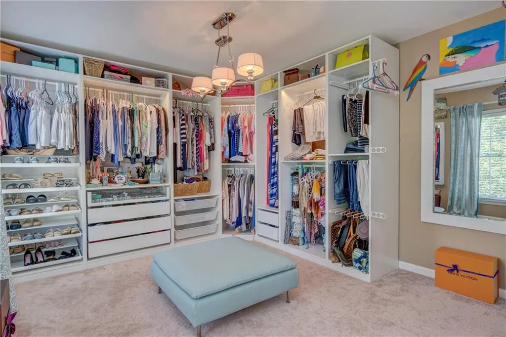 420 Glenridge Close Court, Atlanta, Georgia 30328, 4 Bedrooms Bedrooms, ,2 BathroomsBathrooms,Residential,Sold,420 Glenridge Close Court,5880359