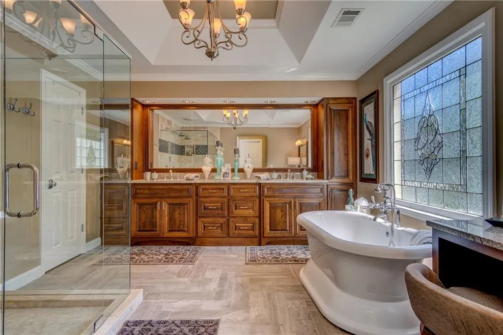 420 Glenridge Close Court, Atlanta, Georgia 30328, 4 Bedrooms Bedrooms, ,2 BathroomsBathrooms,Residential,Sold,420 Glenridge Close Court,5880359