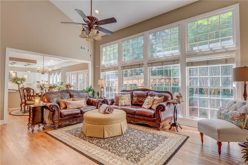 420 Glenridge Close Court, Atlanta, Georgia 30328, 4 Bedrooms Bedrooms, ,2 BathroomsBathrooms,Residential,Sold,420 Glenridge Close Court,5880359