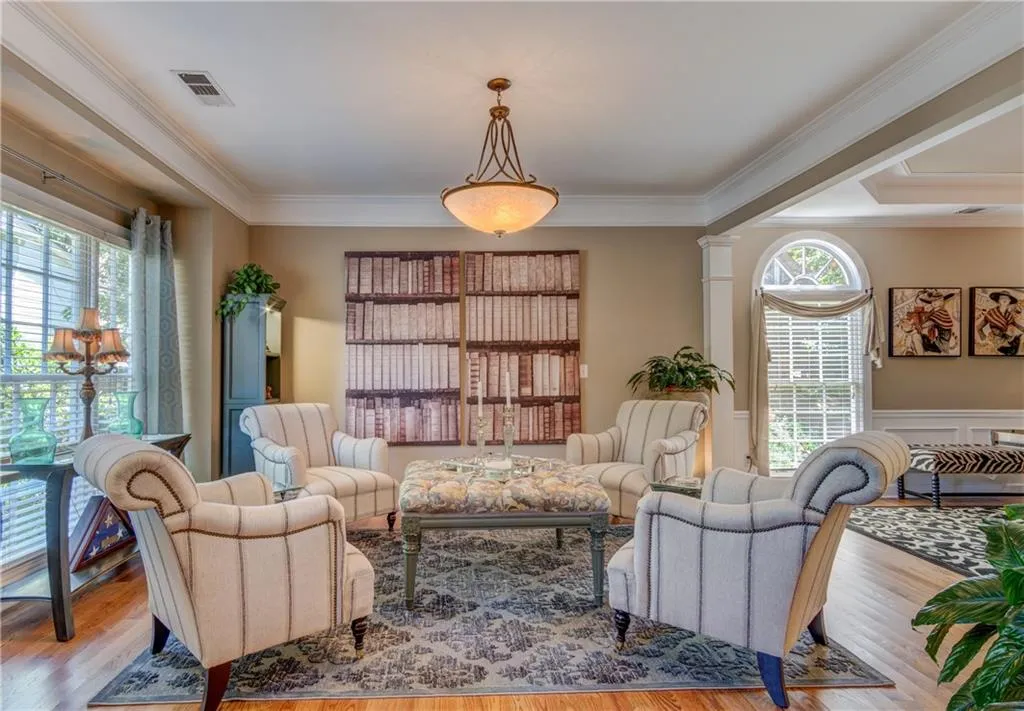 420 Glenridge Close Court, Atlanta, Georgia 30328, 4 Bedrooms Bedrooms, ,2 BathroomsBathrooms,Residential,Sold,420 Glenridge Close Court,5880359