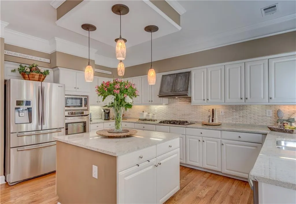 420 Glenridge Close Court, Atlanta, Georgia 30328, 4 Bedrooms Bedrooms, ,2 BathroomsBathrooms,Residential,Sold,420 Glenridge Close Court,5880359