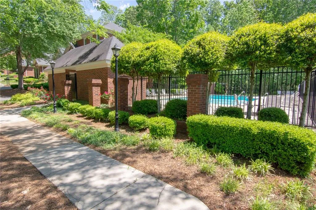 7155 Roswell Road Unit 60, Sandy Springs, Georgia 30328, 3 Bedrooms Bedrooms, ,3 BathroomsBathrooms,Residential,Sold,7155 Roswell Road Unit 60,6541036