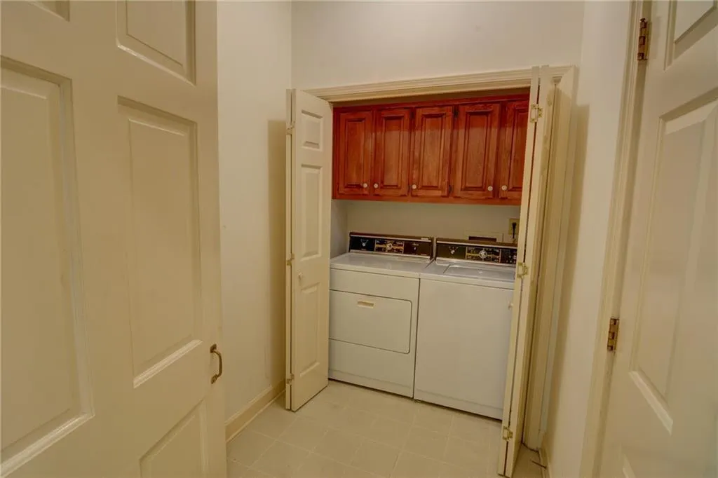7155 Roswell Road Unit 60, Sandy Springs, Georgia 30328, 3 Bedrooms Bedrooms, ,3 BathroomsBathrooms,Residential,Sold,7155 Roswell Road Unit 60,6541036