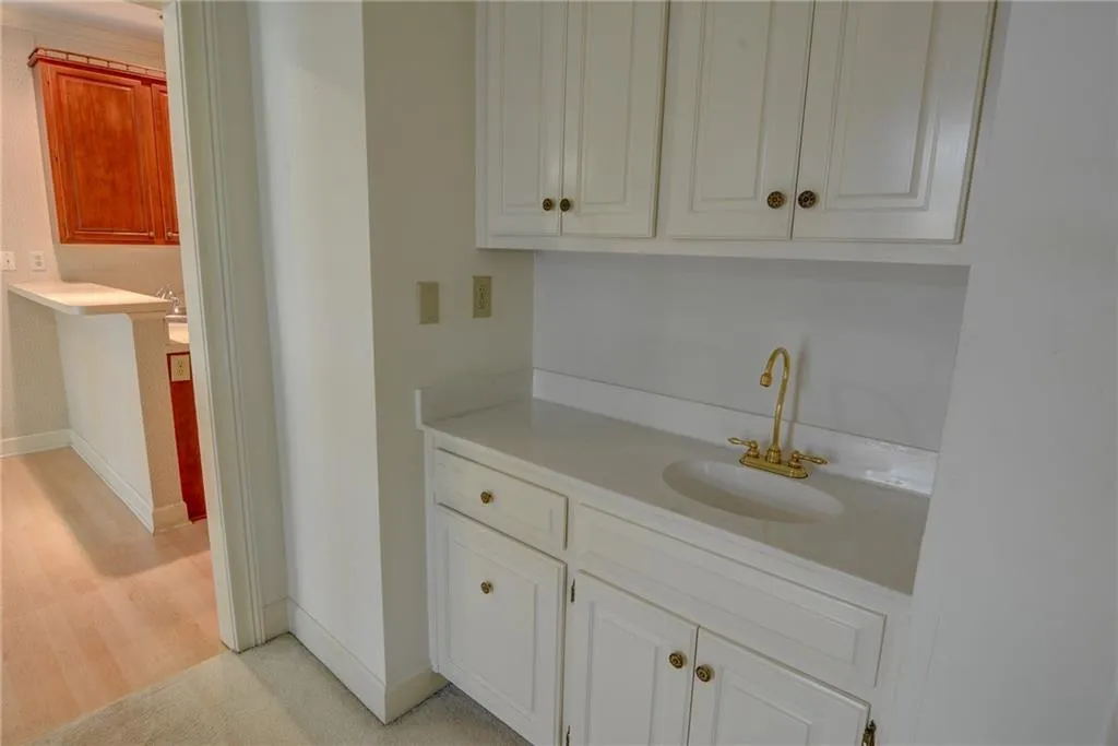 7155 Roswell Road Unit 60, Sandy Springs, Georgia 30328, 3 Bedrooms Bedrooms, ,3 BathroomsBathrooms,Residential,Sold,7155 Roswell Road Unit 60,6541036