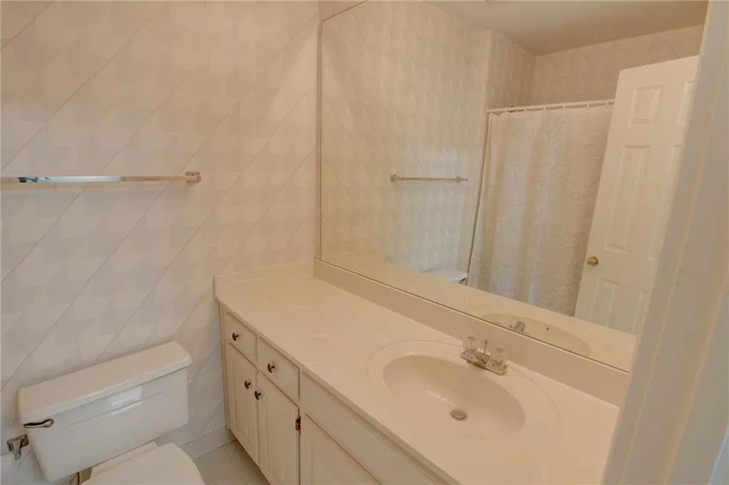7155 Roswell Road Unit 60, Sandy Springs, Georgia 30328, 3 Bedrooms Bedrooms, ,3 BathroomsBathrooms,Residential,Sold,7155 Roswell Road Unit 60,6541036