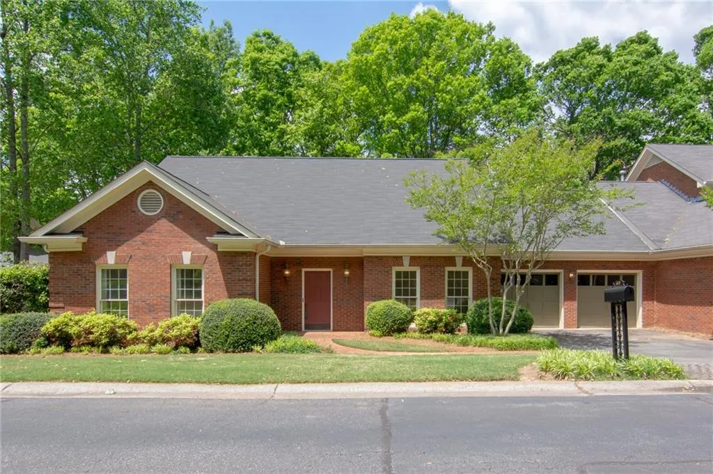 7155 Roswell Road Unit 60, Sandy Springs, Georgia 30328, 3 Bedrooms Bedrooms, ,3 BathroomsBathrooms,Residential,Sold,7155 Roswell Road Unit 60,6541036