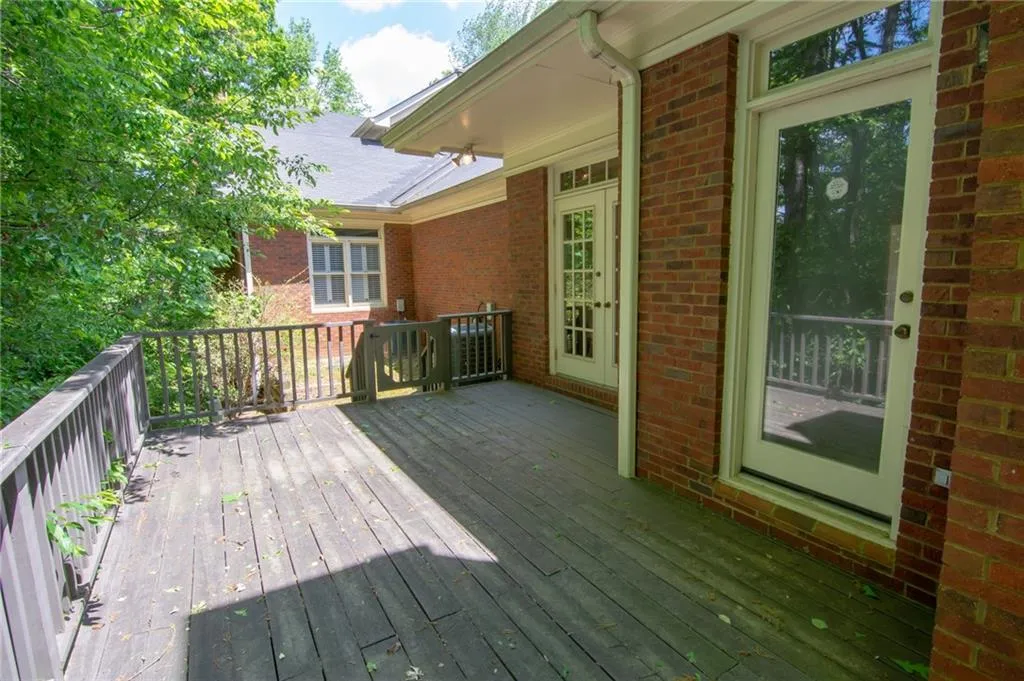 7155 Roswell Road Unit 60, Sandy Springs, Georgia 30328, 3 Bedrooms Bedrooms, ,3 BathroomsBathrooms,Residential,Sold,7155 Roswell Road Unit 60,6541036