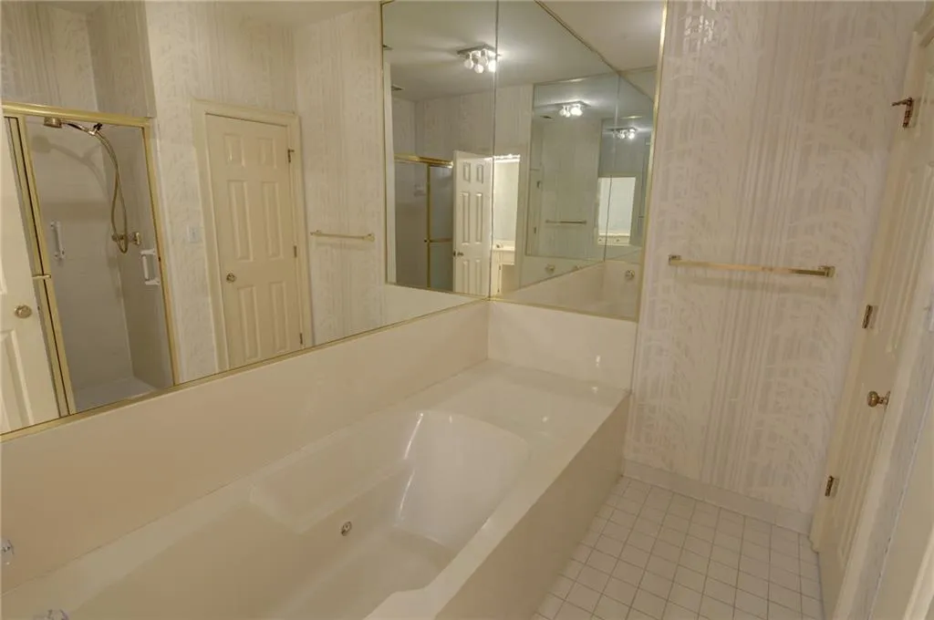 7155 Roswell Road Unit 60, Sandy Springs, Georgia 30328, 3 Bedrooms Bedrooms, ,3 BathroomsBathrooms,Residential,Sold,7155 Roswell Road Unit 60,6541036