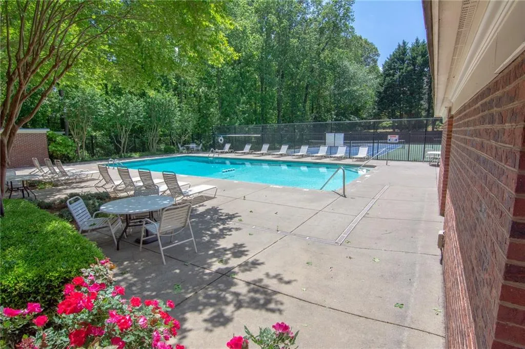 7155 Roswell Road Unit 60, Sandy Springs, Georgia 30328, 3 Bedrooms Bedrooms, ,3 BathroomsBathrooms,Residential,Sold,7155 Roswell Road Unit 60,6541036