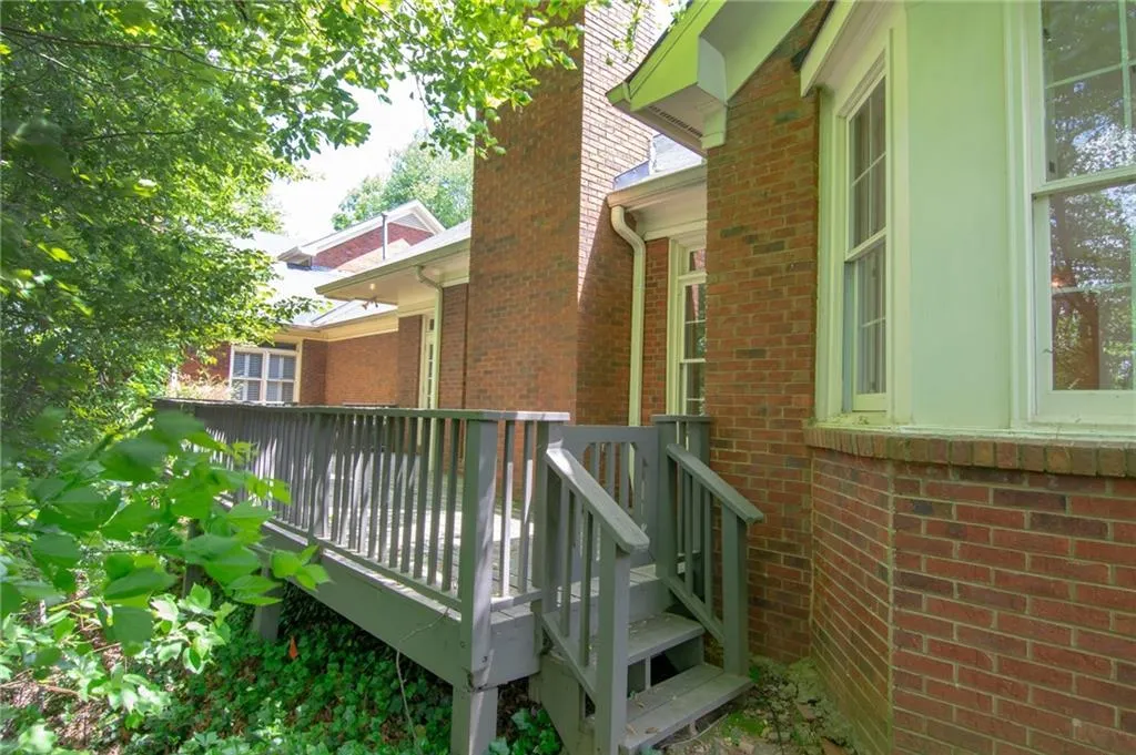 7155 Roswell Road Unit 60, Sandy Springs, Georgia 30328, 3 Bedrooms Bedrooms, ,3 BathroomsBathrooms,Residential,Sold,7155 Roswell Road Unit 60,6541036
